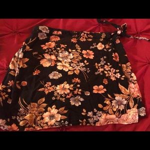 America eagle Floral wrap skirt size large (10/12)